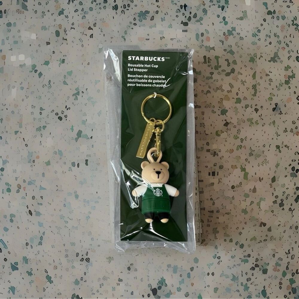 STARBUCKS Reusable Hot Cup Lid Stopper BEAR 2025 Keychain Bearista in hand rare